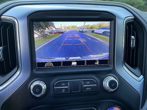 Used 2020 GMC Sierra 1500 SLT w/ SLT Convenience Package AWD/4WD image 18