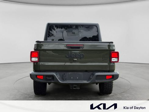 Used 2023 Jeep Gladiator Sport AWD/4WD image 6