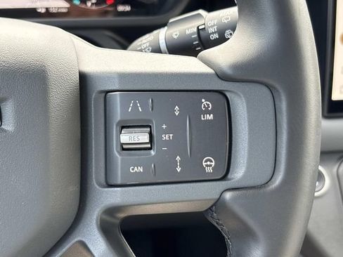 Used 2025 Land Rover Defender 130 X-Dynamic SE AWD/4WD image 30