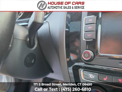 Used 2015 Volkswagen Jetta GLI SE FWD image 30