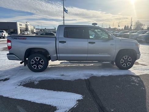 Used 2018 Toyota Tundra SR5 w/ TRD Off Road Package image 9