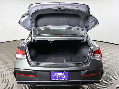 Used 2024 Hyundai Elantra SEL image 14