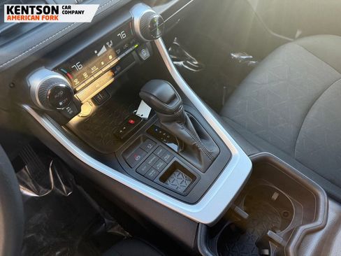 Used 2025 Toyota RAV4 XLE image 24