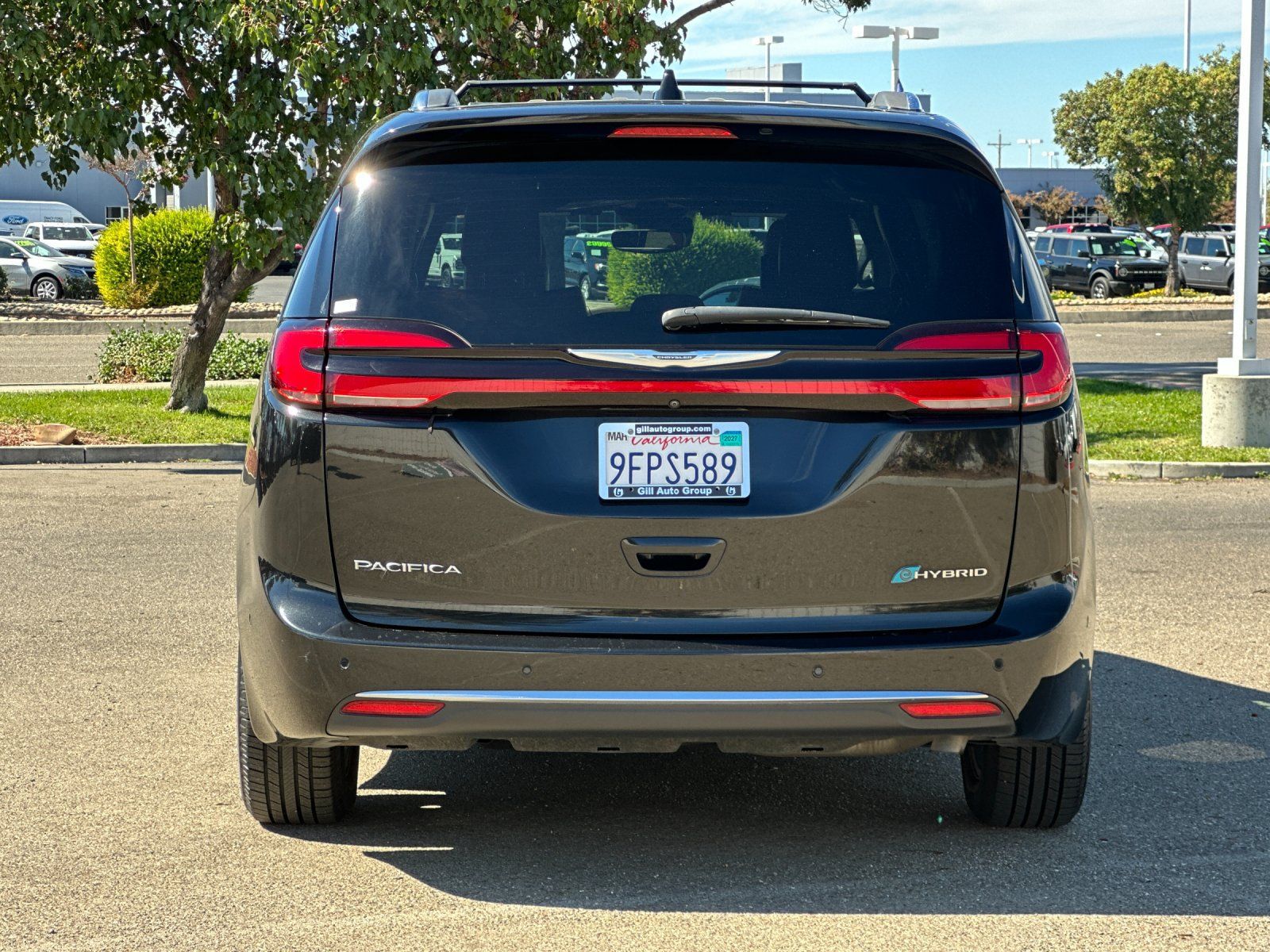 Used 2023 Chrysler Pacifica Pinnacle FWD image 5