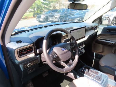 Used 2025 Ford Maverick Lariat w/ 4K Tow Package image 14