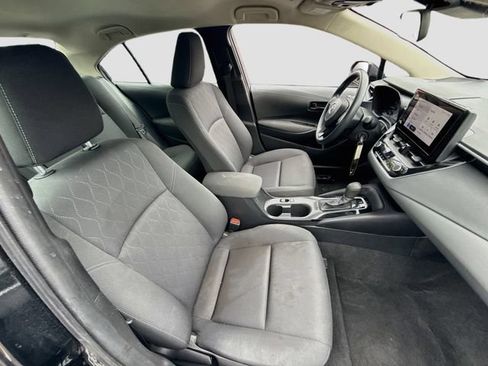 Used 2024 Toyota Corolla LE FWD image 33
