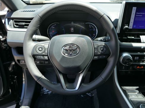 Used 2024 Toyota RAV4 SE w/ Convenience Package AWD/4WD image 18