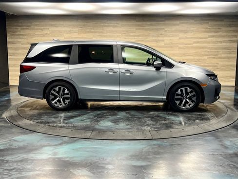 Used 2025 Honda Odyssey EX-L image 25