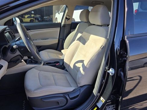 Used 2017 Hyundai Elantra SE image 11