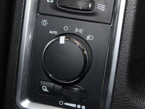 Used 2024 RAM 1500 Classic SLT AWD/4WD image 38
