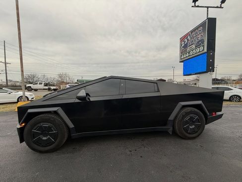 Used 2025 Tesla Cybertruck AWD Crew Cab image 6