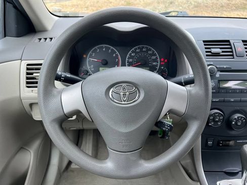 Used 2010 Toyota Corolla LE FWD image 18