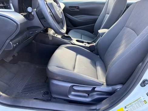Used 2026 Toyota Corolla LE FWD image 11