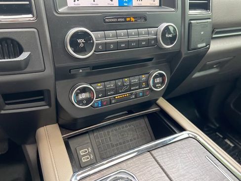 Used 2018 Ford Expedition Limited w/ Equipment Group 302A RWD image 35