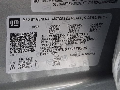 New 2026 GMC Sierra 1500 SLT w/ SLT Premium Package image 10