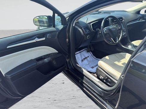 Used 2018 Ford Fusion Titanium FWD image 24