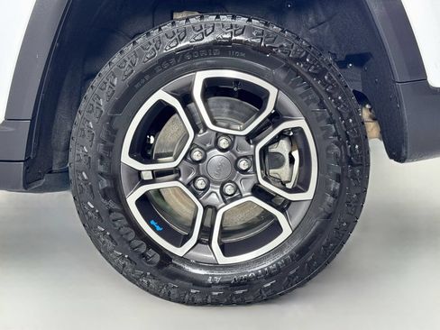 Used 2023 Jeep Grand Cherokee Trailhawk w/ Advanced Protech Group II AWD/4WD image 10