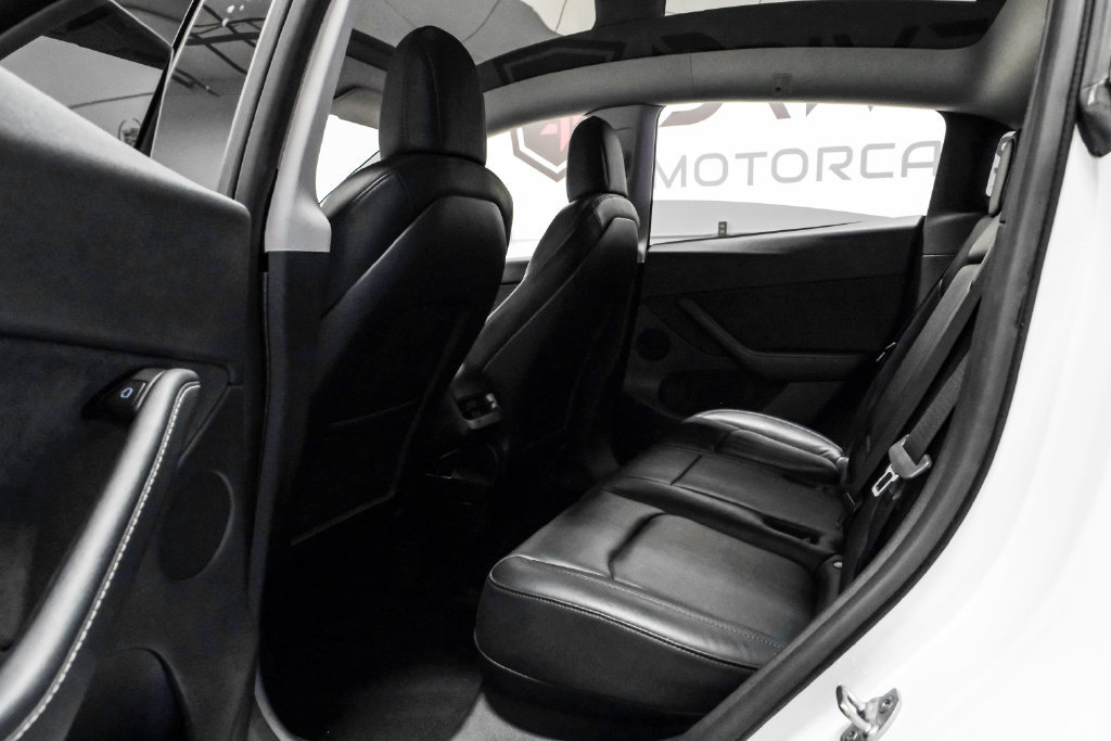 Used 2022 Tesla Model Y Long Range AWD/4WD image 32