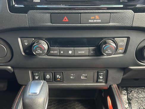 Used 2022 Nissan Frontier Pro-X image 18