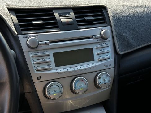 Used 2009 Toyota Camry XLE FWD image 17