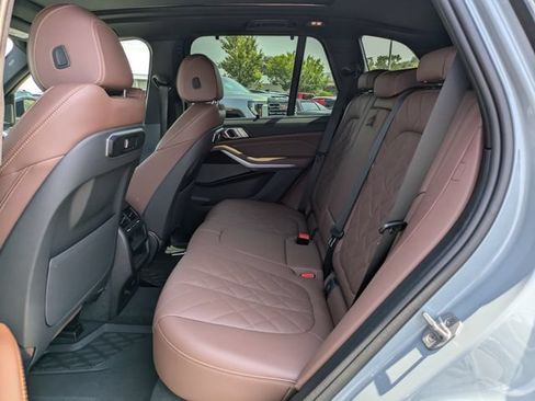 Used 2026 BMW X5 xDrive40i w/ M Sport Package AWD/4WD image 15