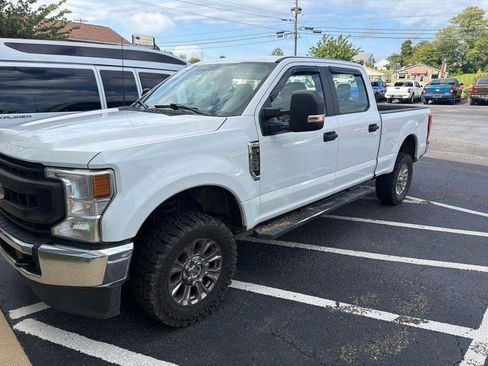 Used 2022 Ford F250 XL w/ Power Equipment Group AWD/4WD image 2