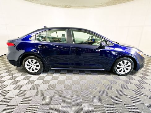 Used 2024 Toyota Corolla LE FWD image 2