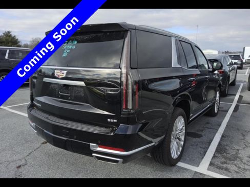 Used 2025 Cadillac Escalade Premium Luxury w/ Touring Package image 8
