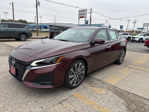 New 2025 Nissan Altima 2.5 SL image 8