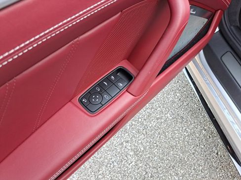 Used 2022 Porsche 911 Turbo S image 22