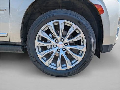 Used 2023 GMC Yukon XL Denali AWD/4WD image 22