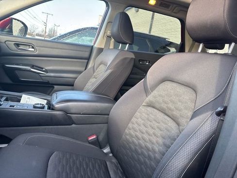 Used 2022 Nissan Pathfinder SV w/ SV Premium Package image 13