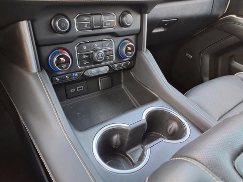 Used 2024 Chevrolet Tahoe Premier RWD image 15