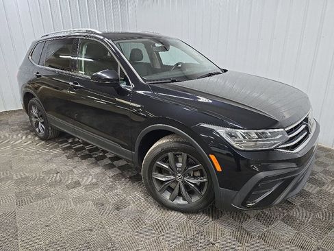 Used 2022 Volkswagen Tiguan SE w/ Panoramic Sunroof Package AWD/4WD image 7