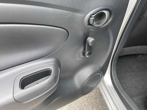 Used 2015 Nissan Versa S FWD image 20