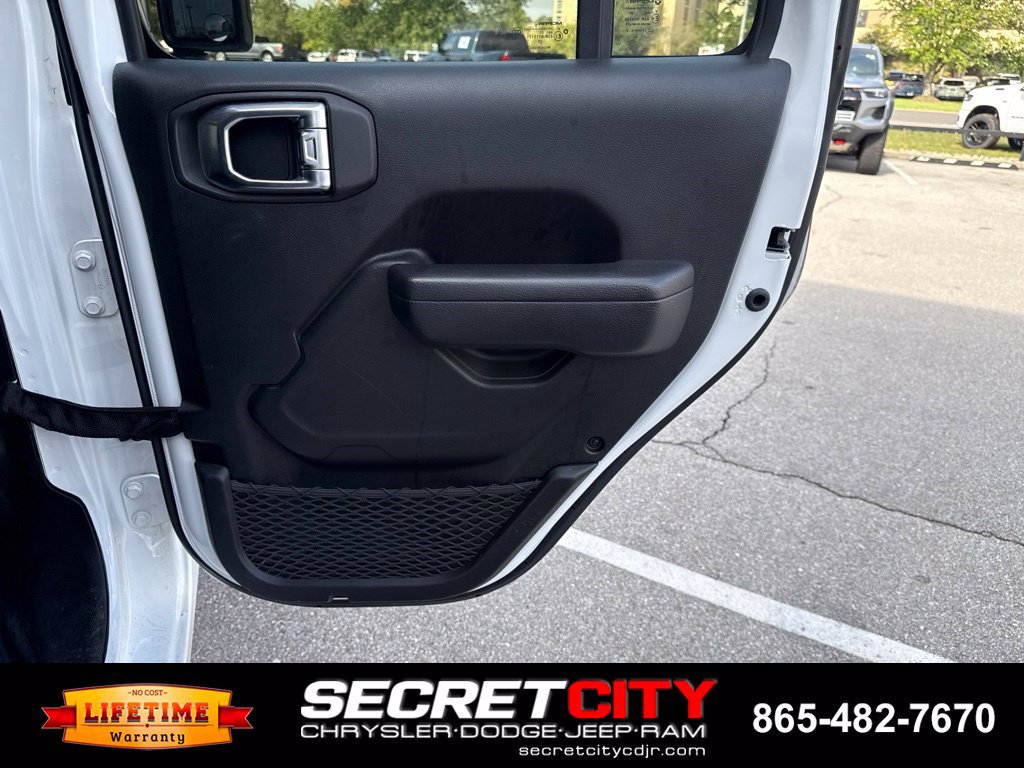 Used 2023 Jeep Gladiator Mojave w/ Cold Weather Group AWD/4WD image 14