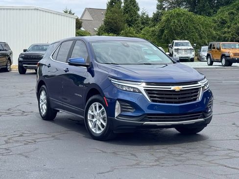 Used 2022 Chevrolet Equinox LT FWD image 1