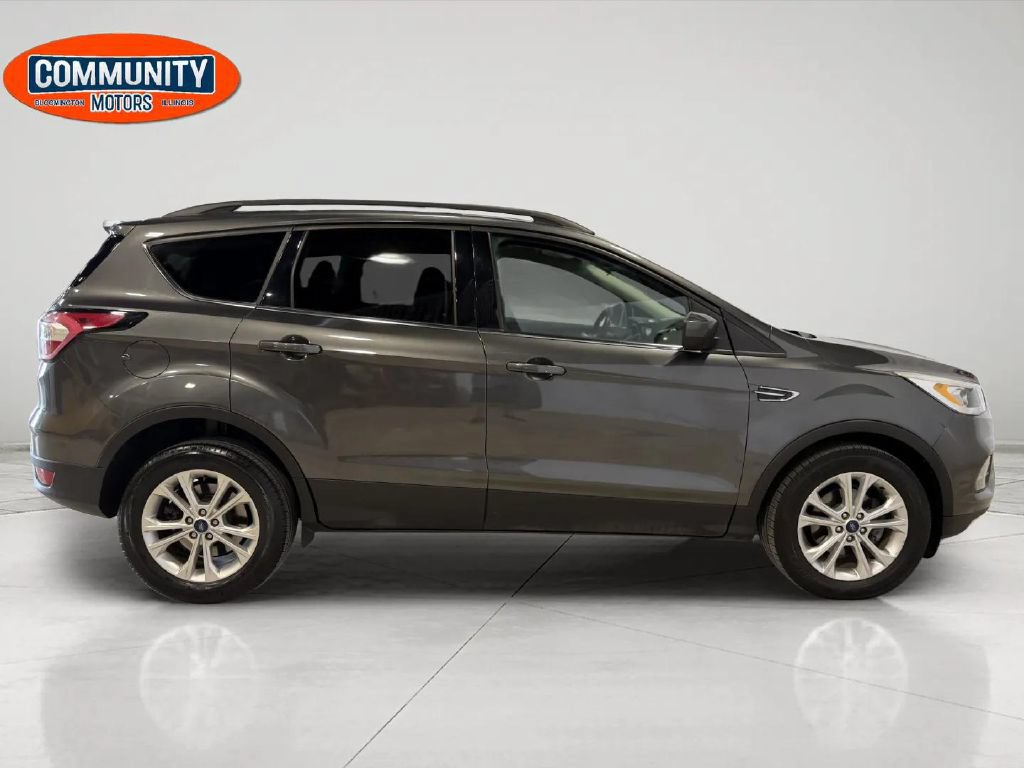 Used 2017 Ford Escape SE w/ SE Leather Comfort Package FWD image 9