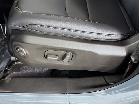 New 2025 Jeep Gladiator Sport image 18