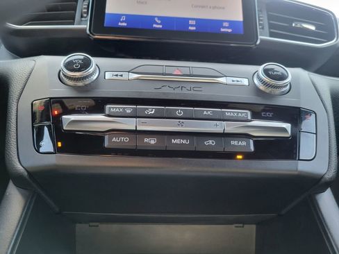 Used 2020 Ford Explorer XLT w/ Equipment Group 202A image 21