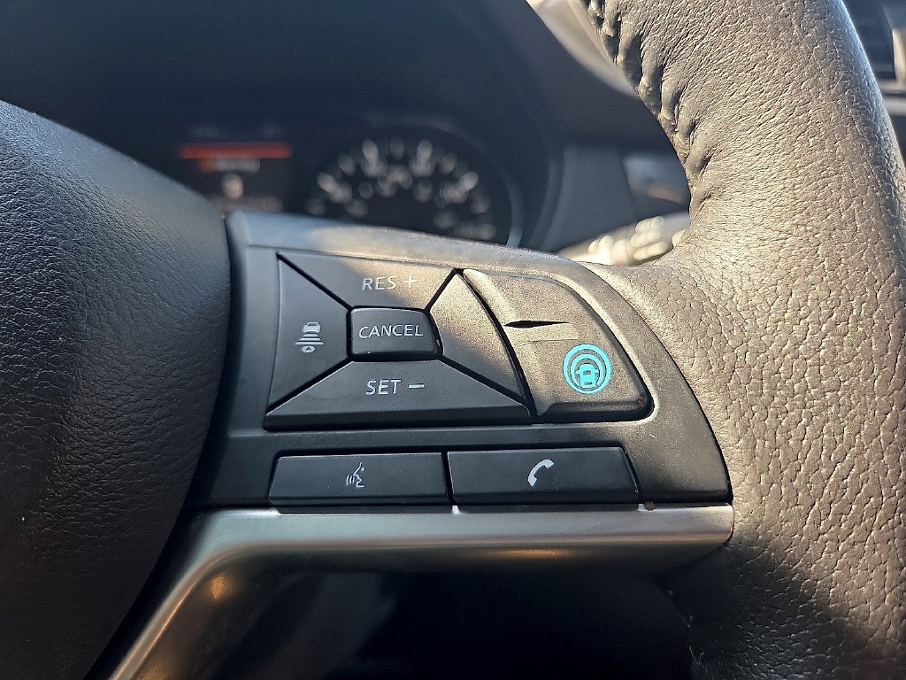 Used 2019 Nissan Rogue SL FWD image 21
