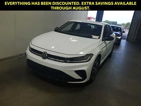 Used 2025 Volkswagen Jetta Sport FWD image 3