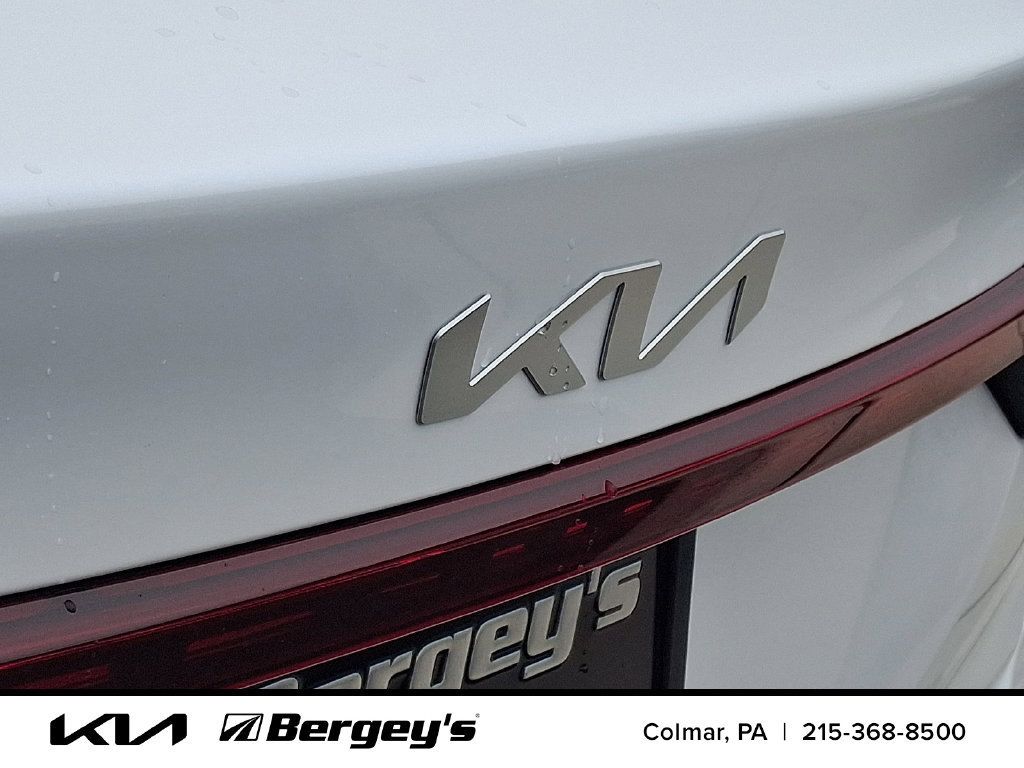 Certified 2023 Kia Forte LXS FWD image 32