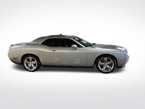 Used 2014 Dodge Challenger SXT w/ Super Sport Group (SS/T) RWD image 7