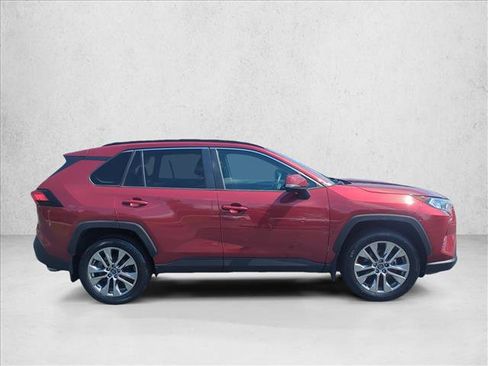 Used 2020 Toyota RAV4 XLE Premium AWD/4WD image 4