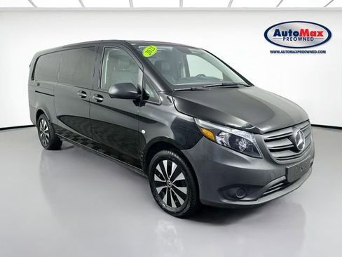 Used 2022 Mercedes-Benz Metris image 1