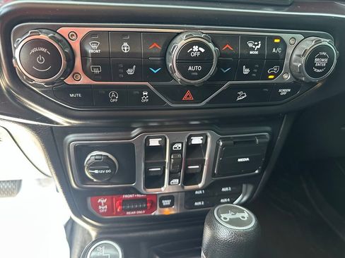 Used 2020 Jeep Wrangler Unlimited Rubicon AWD/4WD image 19