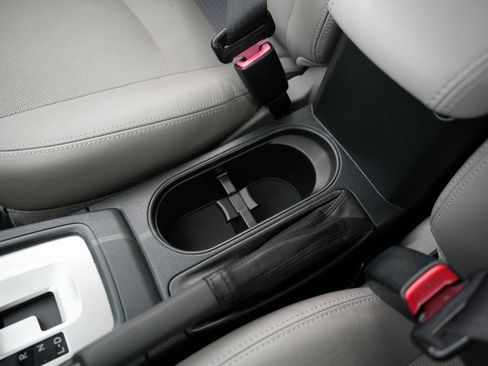 Used 2016 Subaru Forester 2.5i Limited image 31