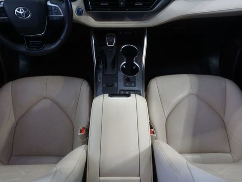 Used 2020 Toyota Highlander Platinum image 30