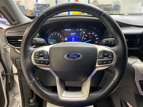 Used 2021 Ford Explorer XLT w/ Equipment Group 202A RWD image 19